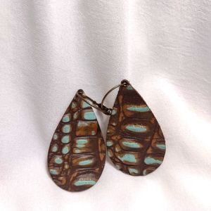 Adorable earrings 🏵️